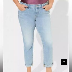 NWT Torrid Boyfriend Light Blue Denim Jeans 
Size:24Regular